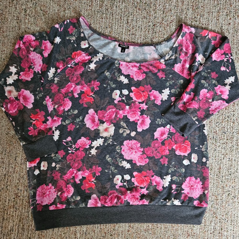 Torrid off the shoulders' lightweight sweatshirt. Super soft and cozy.